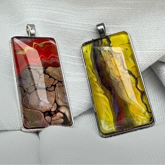 Fluid Art, Acrylic Hand Paint Pendants, Abstract, Glass cabochon 2 In Set 1876 - Picture 7 of 8